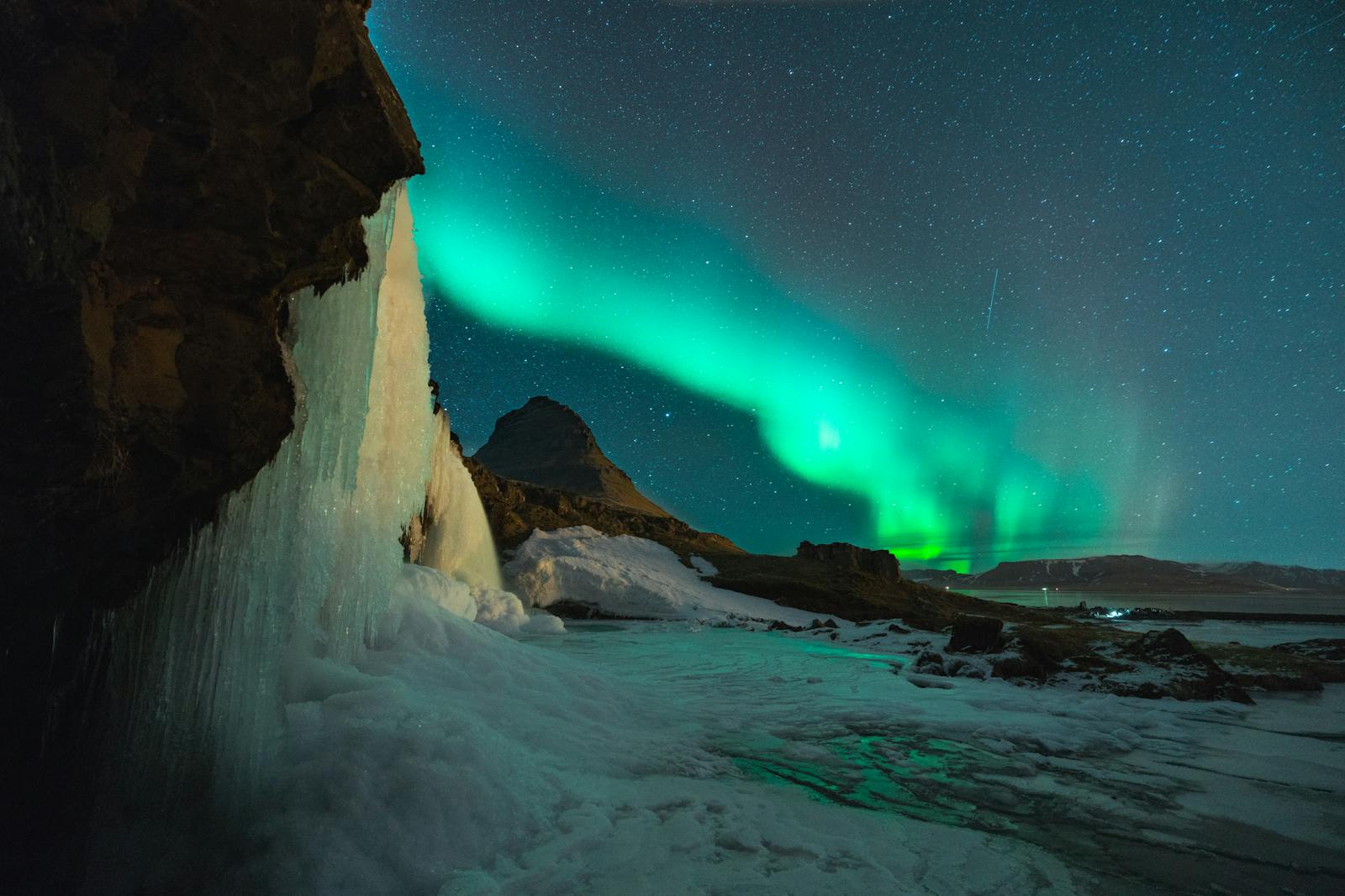 water falls in iceland